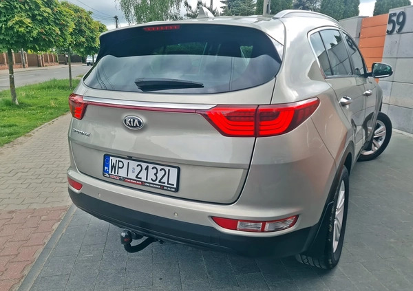 Kia Sportage cena 65999 przebieg: 137000, rok produkcji 2016 z Tuchów małe 326